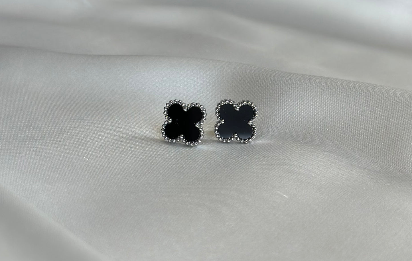 Clover Earrings, White Black Green Clover Studs, Four Leaf Clover Earrings, Mother’s day Gift for her, Waterproof, Mother of Pearl Earrings