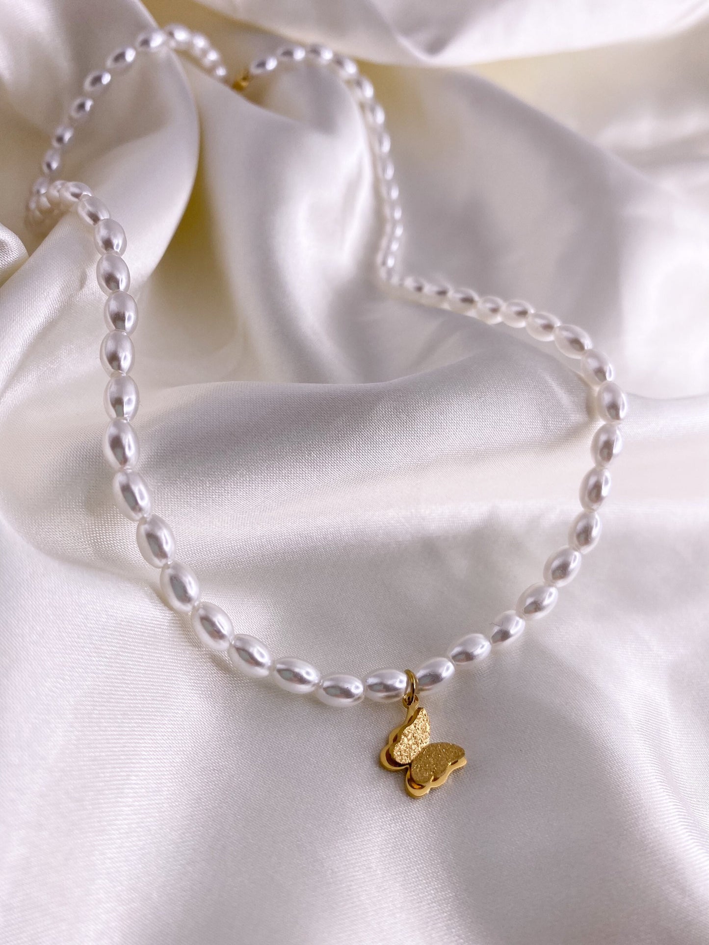 Delicate Pearl Necklace, Beaded Necklace, Butterfly Necklace, Romantic Gift, Butterfly Pendant, Waterproof, Gift for her, Birthday Gift