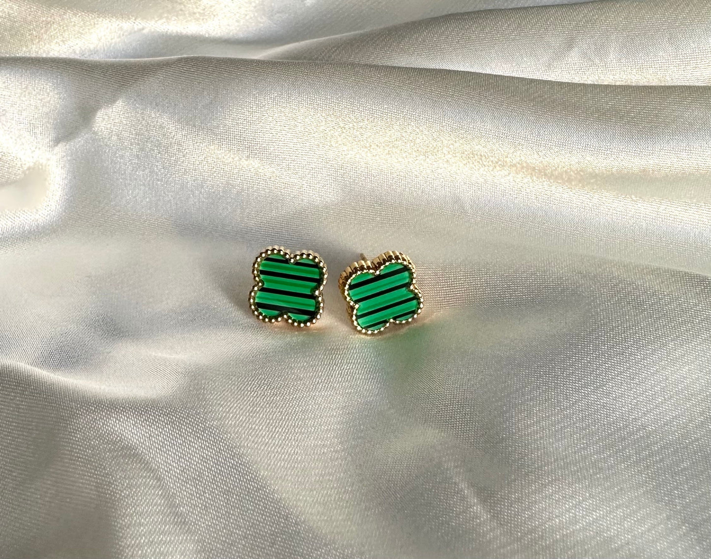 Clover Earrings, White Black Green Clover Studs, Four Leaf Clover Earrings, Mother’s day Gift for her, Waterproof, Mother of Pearl Earrings