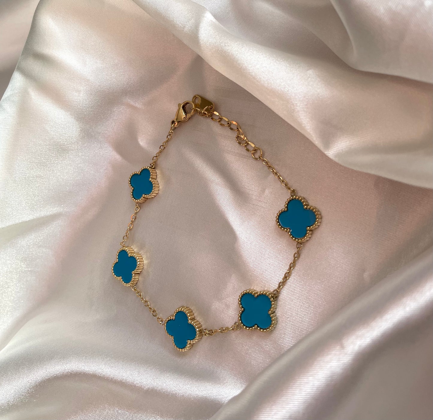 Clover Bracelet, Necklace and Earrings in Gold